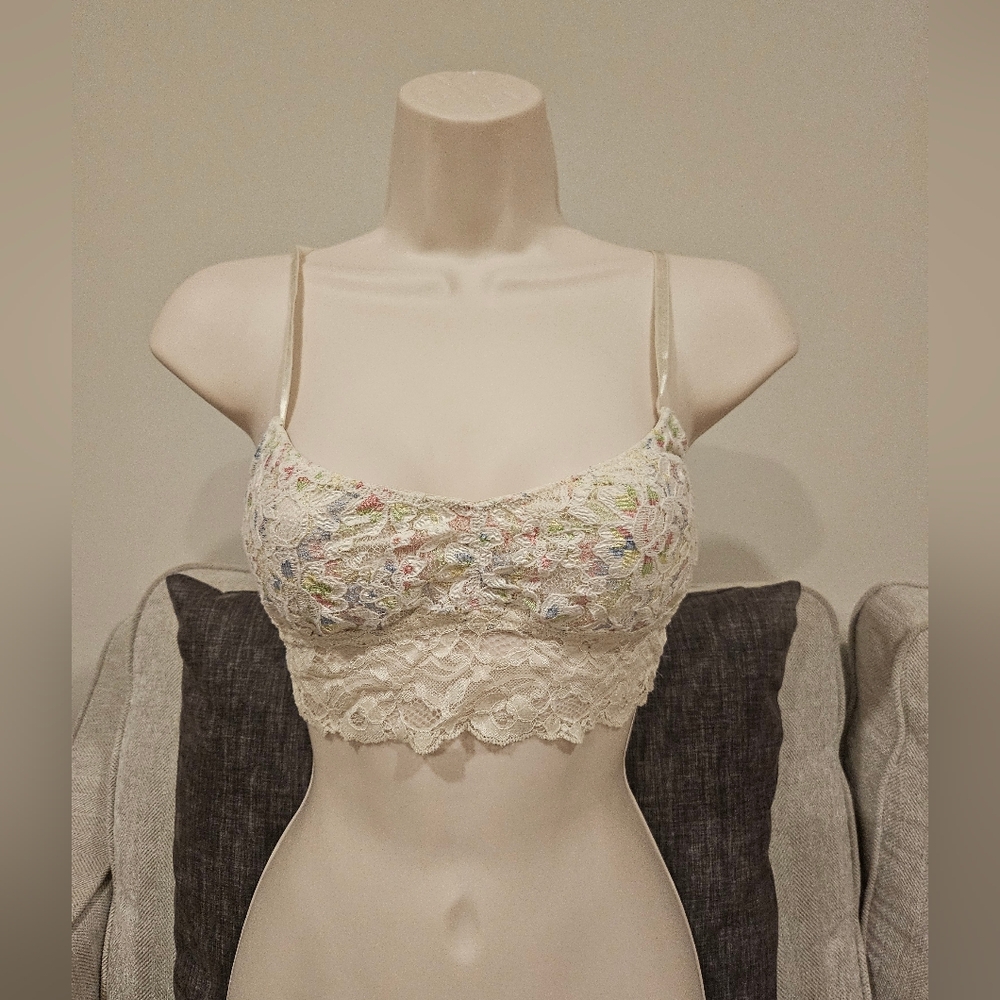 Brand New Urban Outfitters Bralette Small MEDIUM